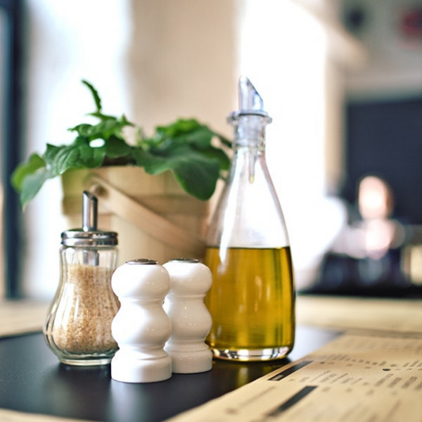 6 Essential Oils you should Own for the Perfect Glow